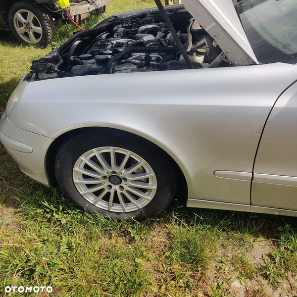 MERCEDES W211 BLOTNIK LEWY 775