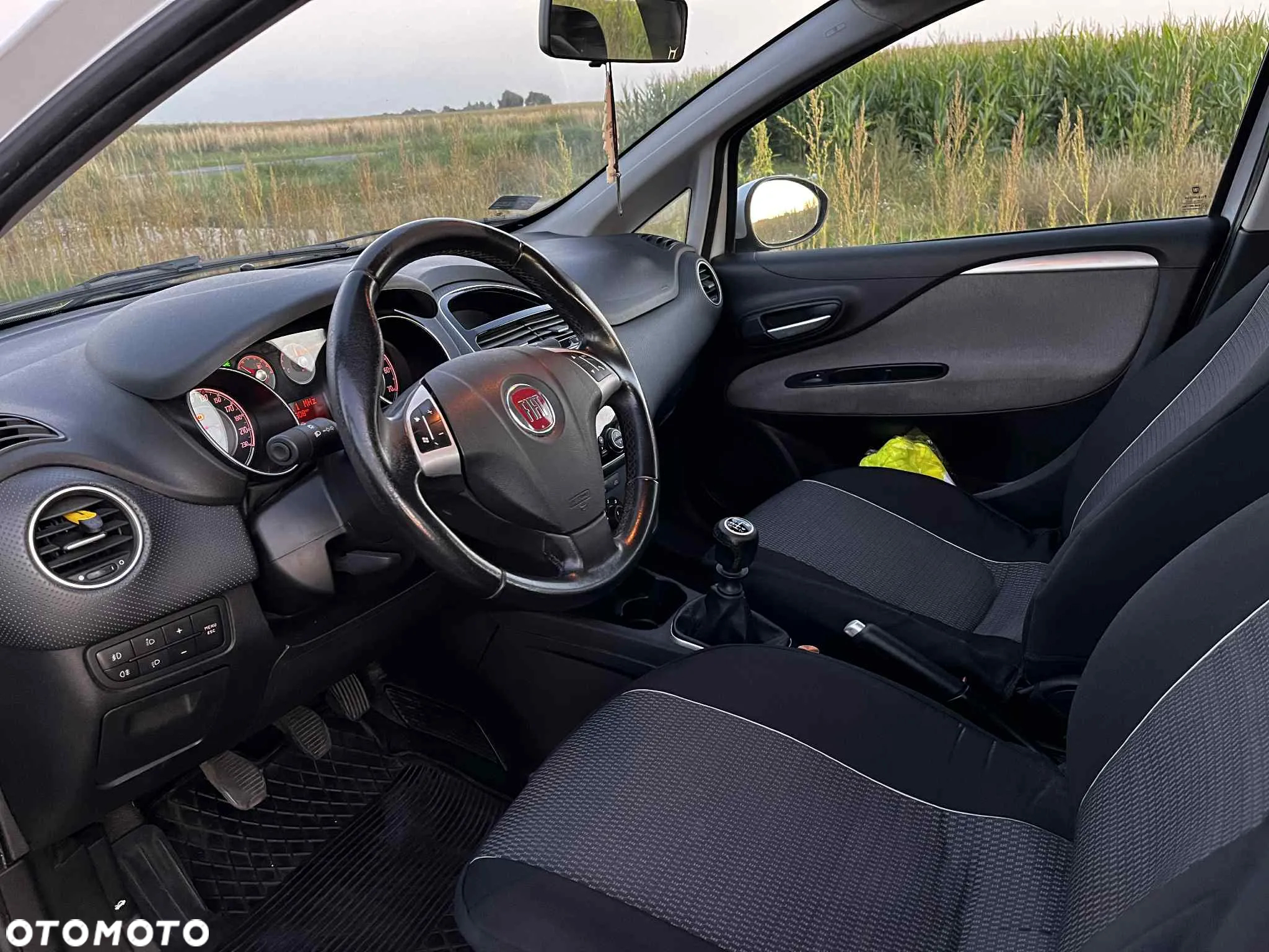 Fiat Punto Evo 1.4 8V Estiva Blue&Me - 12
