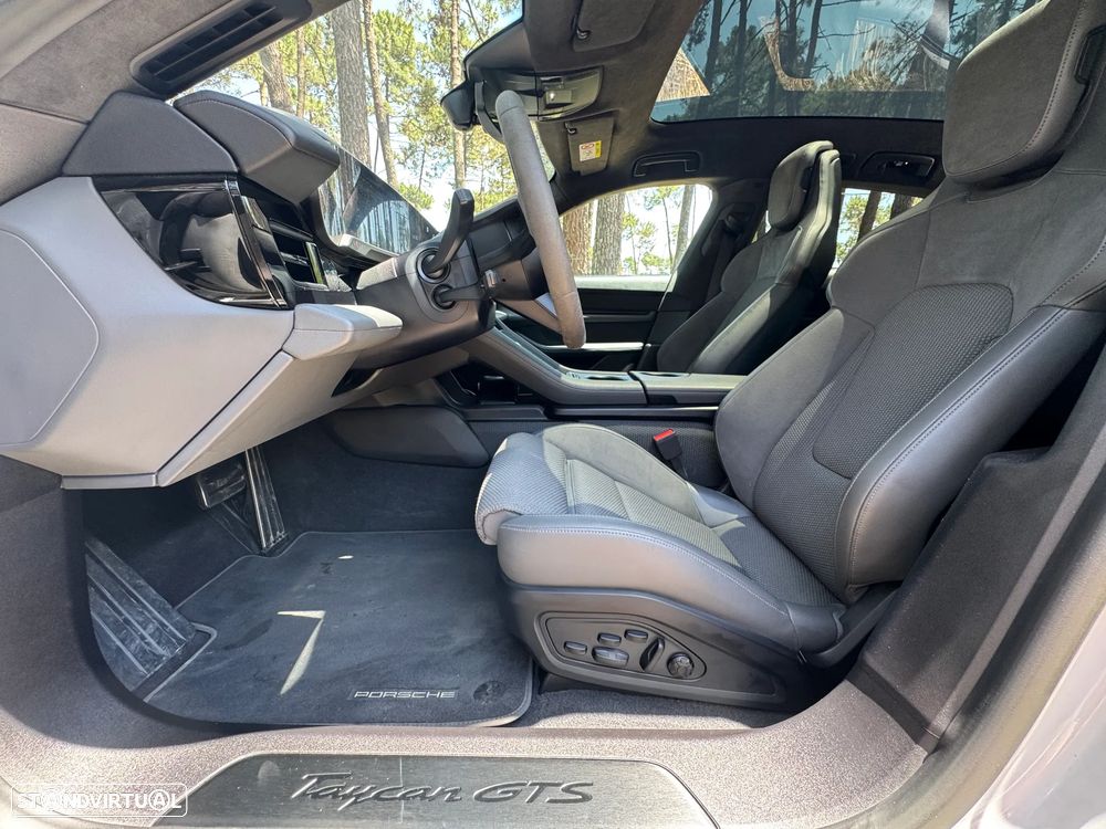 Porsche Taycan Sport Turismo GTS - 32