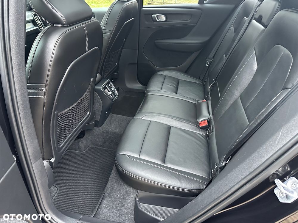 Volvo XC 40 B5 B AWD Geartronic RDesign - 10