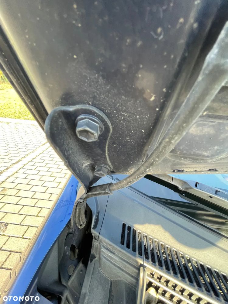 Toyota Prius (Hybrid) Sol - 25