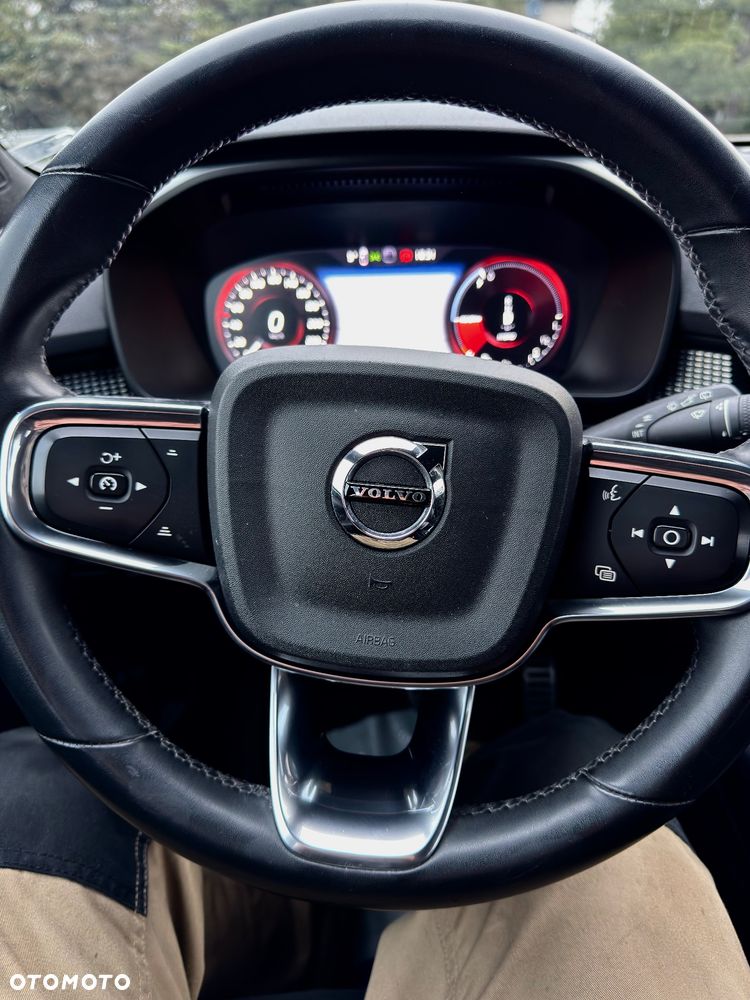 Volvo XC 40 T5 Plug-In Hybrid Plus Dark - 9