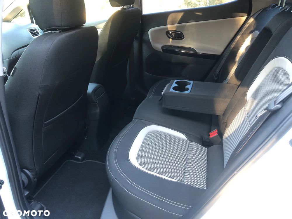 Kia Ceed 1.6 CRDi 128 Dream Team Edition - 27