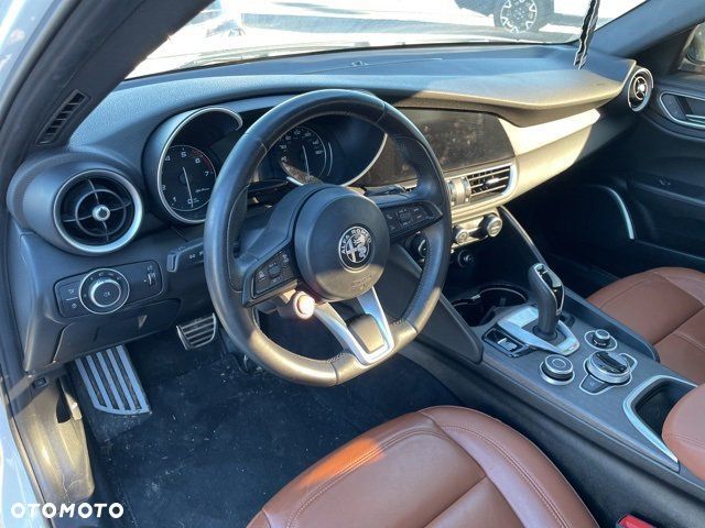 Alfa Romeo Giulia 2.0 Turbo 16V AT8-Q4 Veloce Ti - 5
