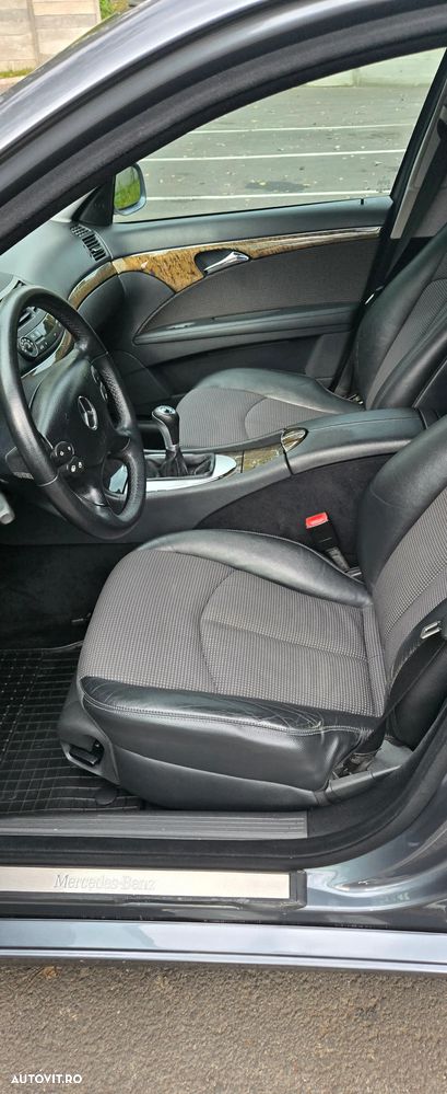 Mercedes-Benz E 200 KOMPRESSOR - 33