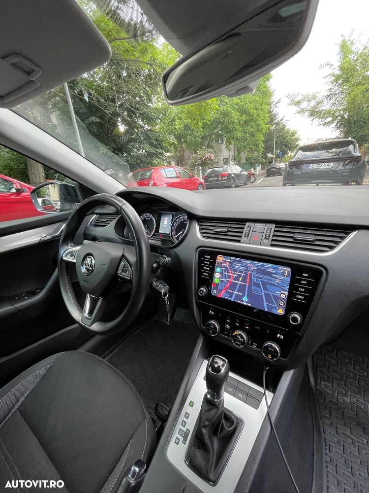 Skoda Octavia 1.6 TDI DSG Style - 12