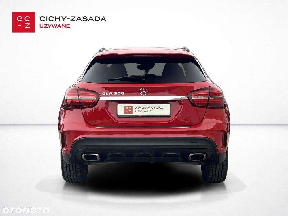 Mercedes-Benz GLA 200 7G-DCT AMG Line - 4