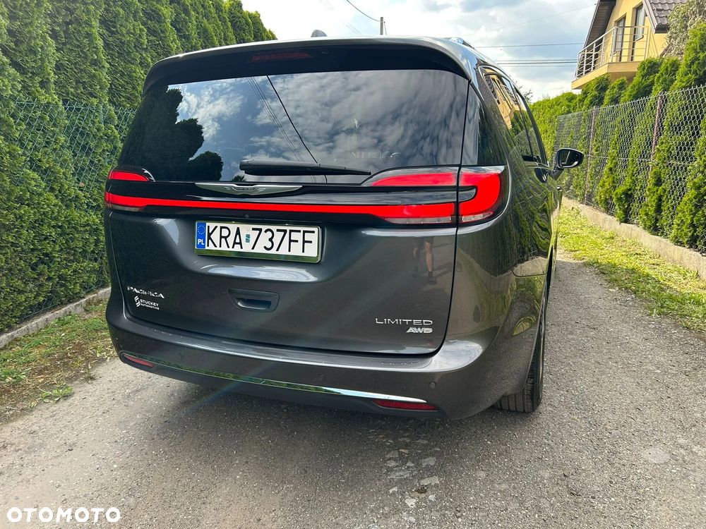 Chrysler Pacifica - 4