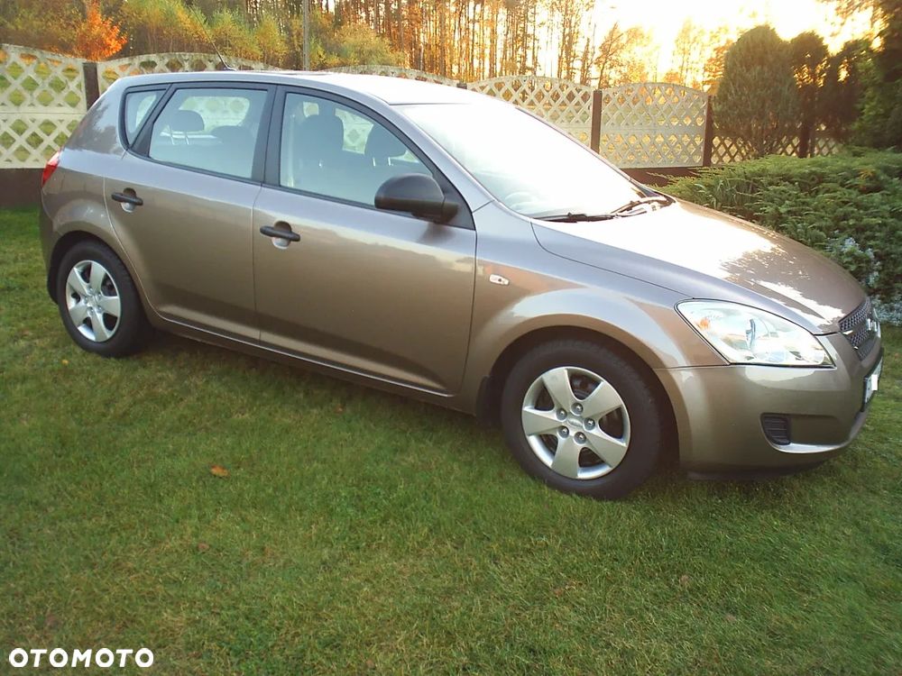 Kia Ceed - 15