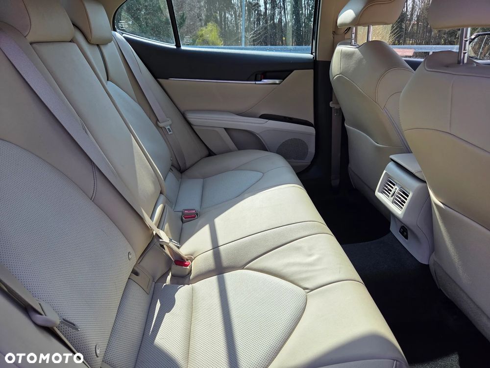 Toyota Camry 2.5 Hybrid Executive CVT - 20