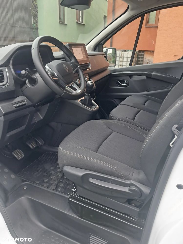 Renault Trafic - 10