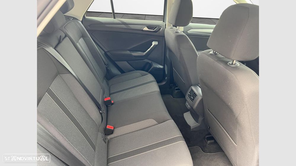 VW T-Roc 1.5 TSI Urban DSG - 15