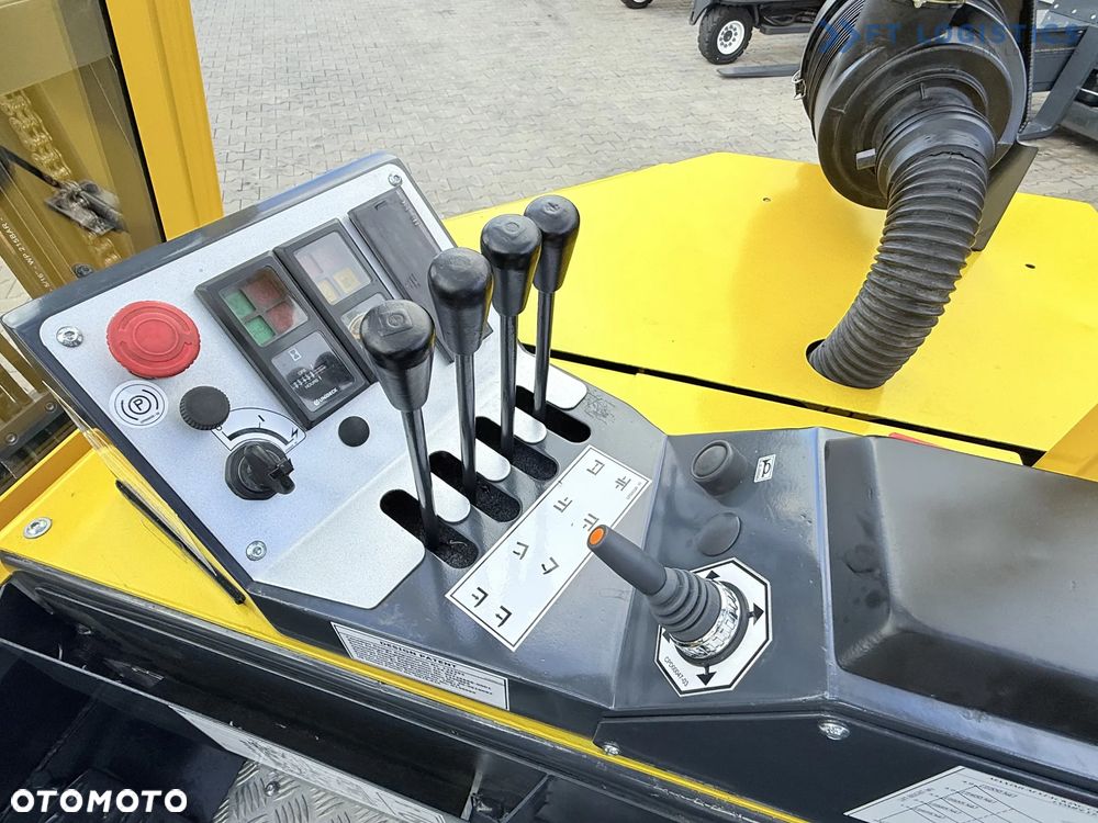Combilift WÓZEK CZTEROKIERUNKOWY - WIELOKIERUNKOWY / C3000CB / GAS / TRIPLEX 4900MM / WOLNY SKOK / POZYCJONER WIDEŁ / PRZESUW WIDEŁ / STAN IDEALNY / Szeroka oferta wózków czterokierunkowych i bocznych, dopasowanych do różnorodnych potrzeb i zastosowań - 18