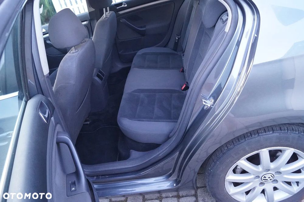 Volkswagen Jetta 2.0 TDI Comfortline - 8