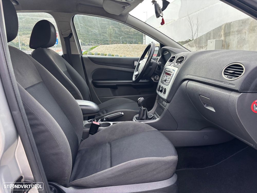 Ford Focus SW 1.6 TDCi Titanium - 26