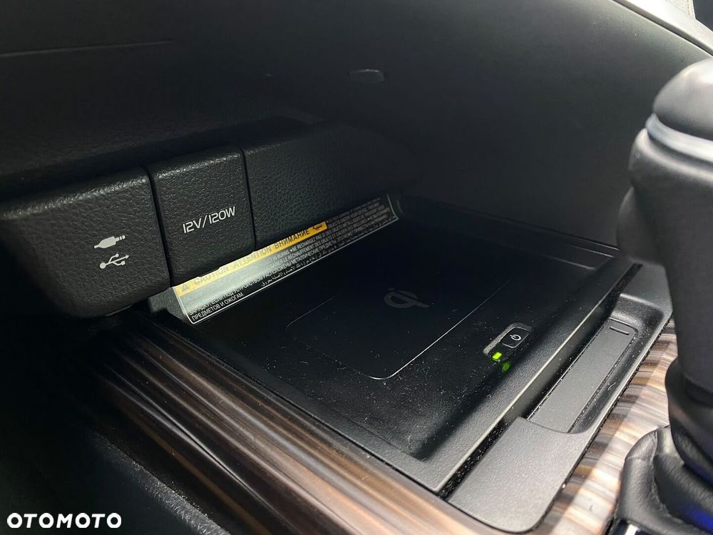 Toyota Camry 2.5 Hybrid Executive CVT - 30