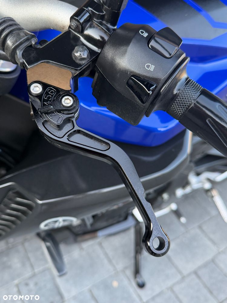 Yamaha MT - 8