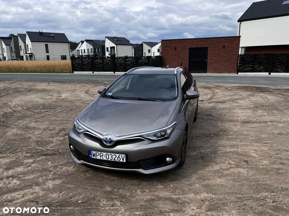Toyota Auris Hybrid 135 Premium - 2