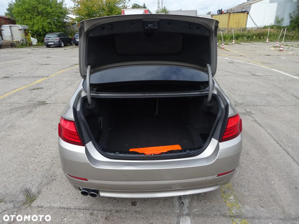 BMW Seria 5 520d - 16