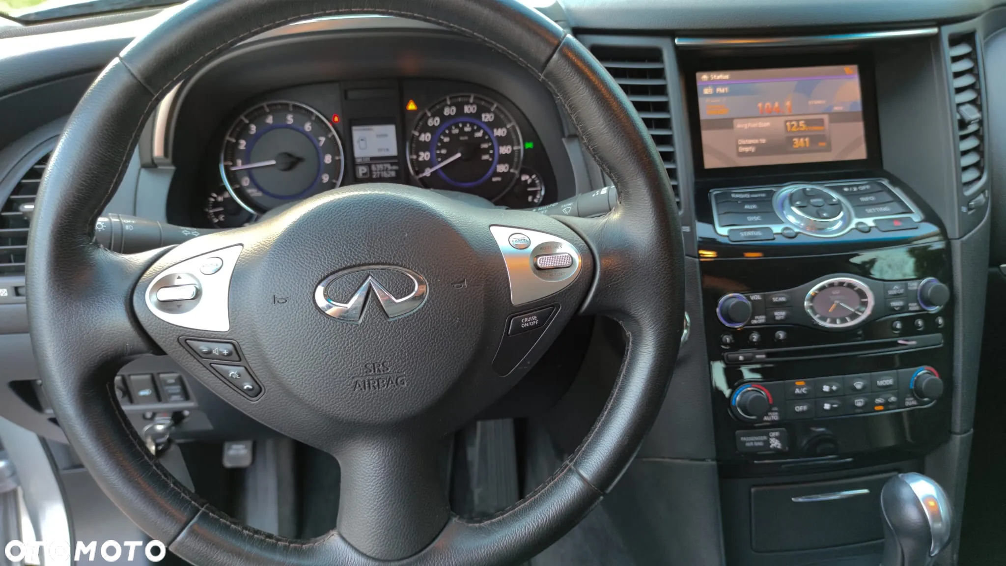 Infiniti QX70 3.7 GT - 10