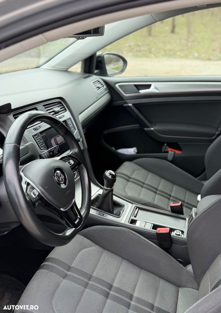 Volkswagen Golf - 14