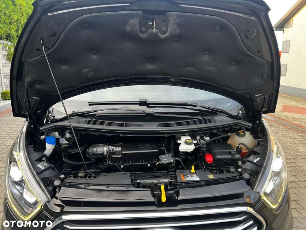 Ford Tourneo Custom - 34