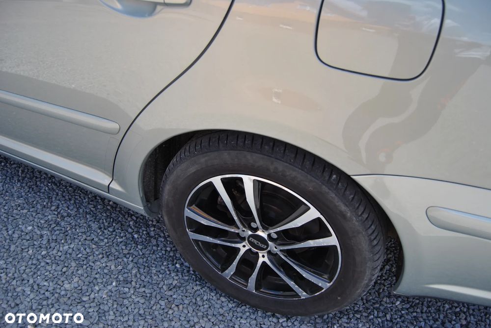 Toyota Avensis 1.8 VVT-i Sol - 22