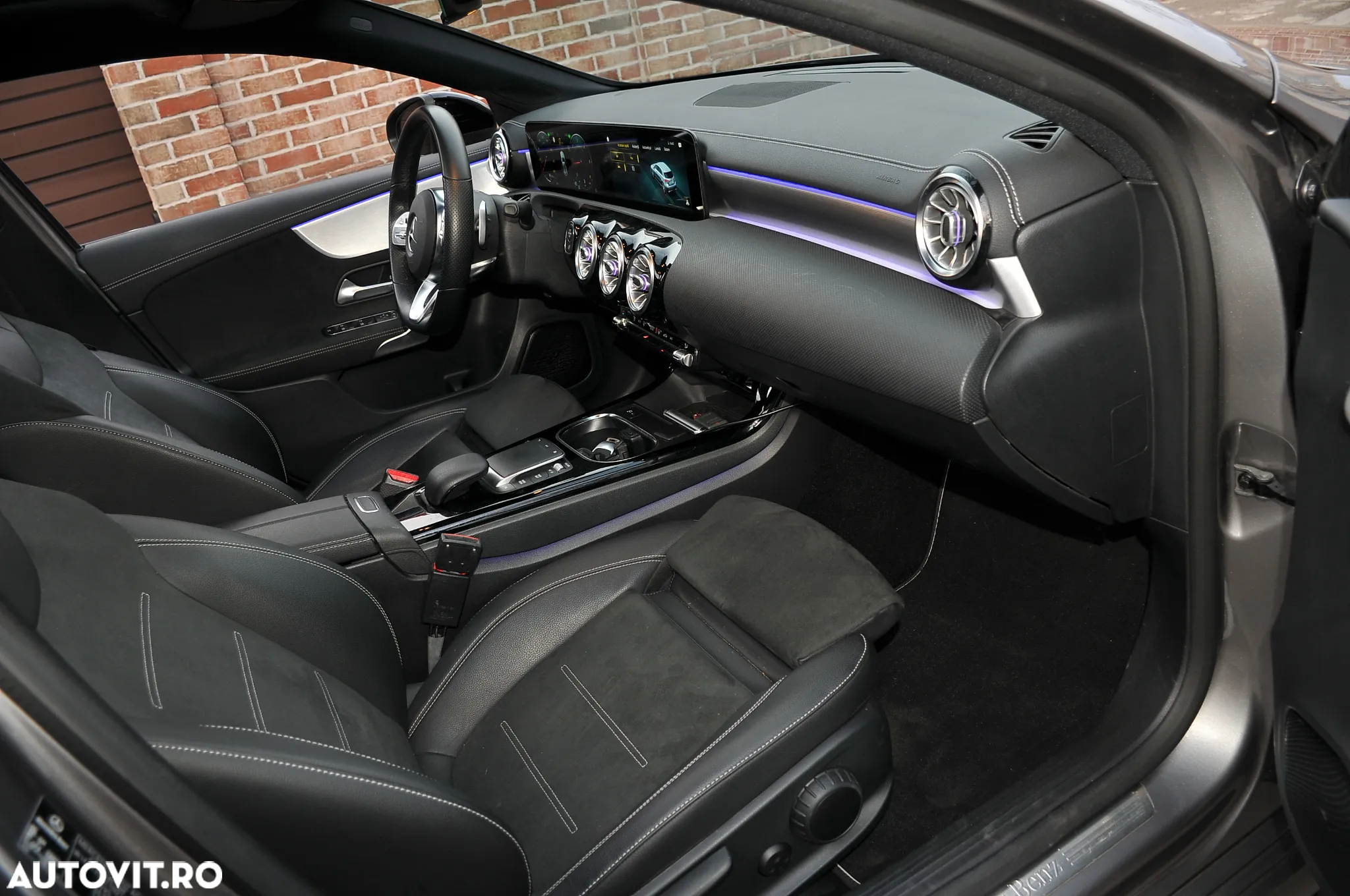 Mercedes-Benz A 220 d 4Matic 8G-DCT AMG Line - 12