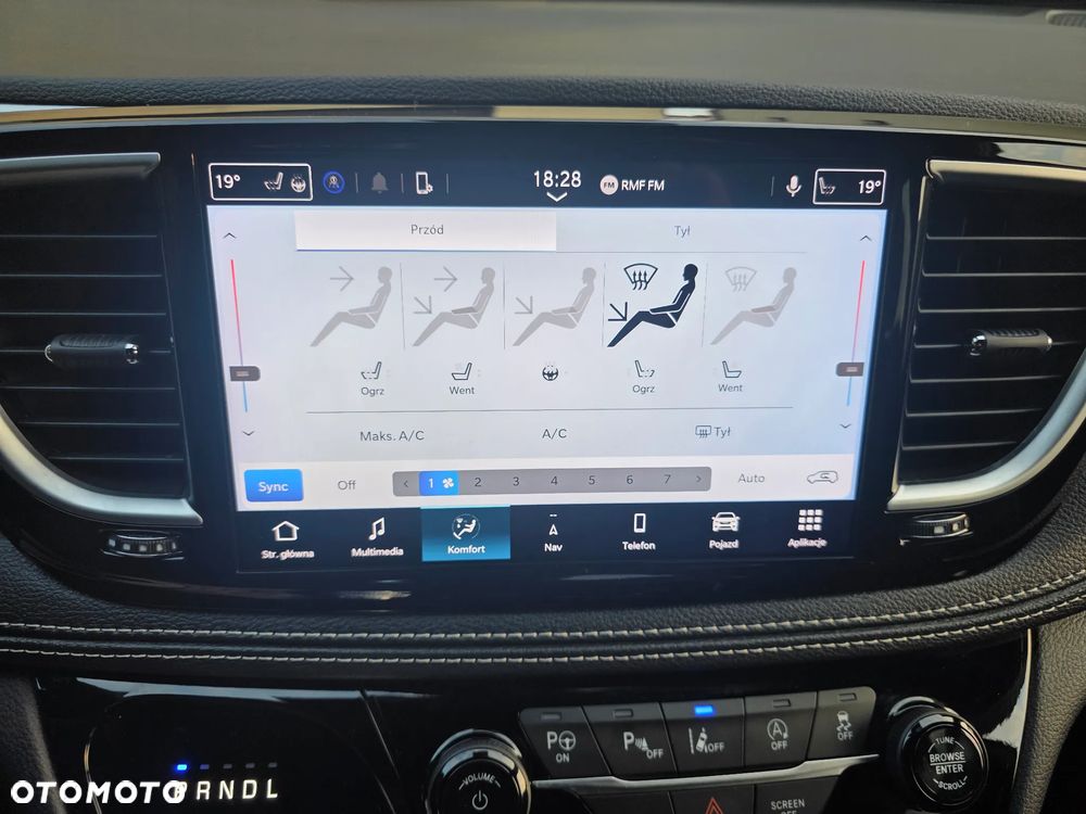 Chrysler Pacifica - 28