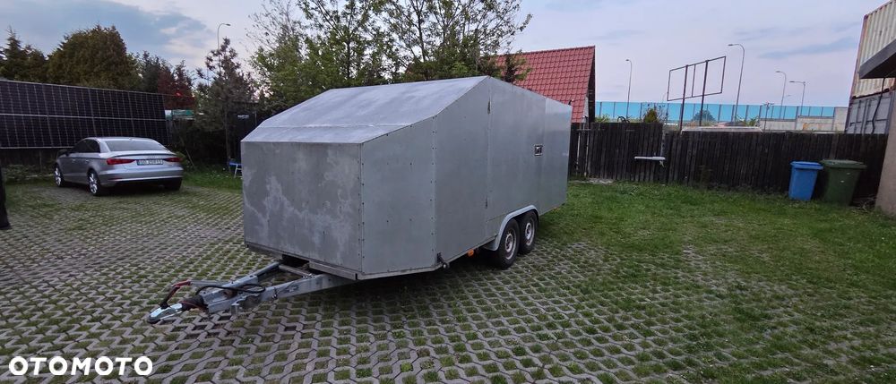 Brenderup KRYTA PRZYCZEPA DO PRZEWOZU POJAZDÓW - 1