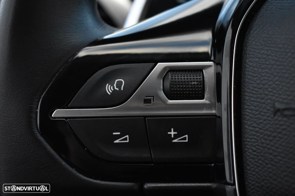 Peugeot 3008 1.6 Hybrid Allure e-EAT8 - 32