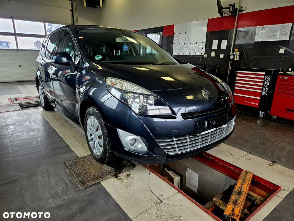 Renault Grand Scenic - 39