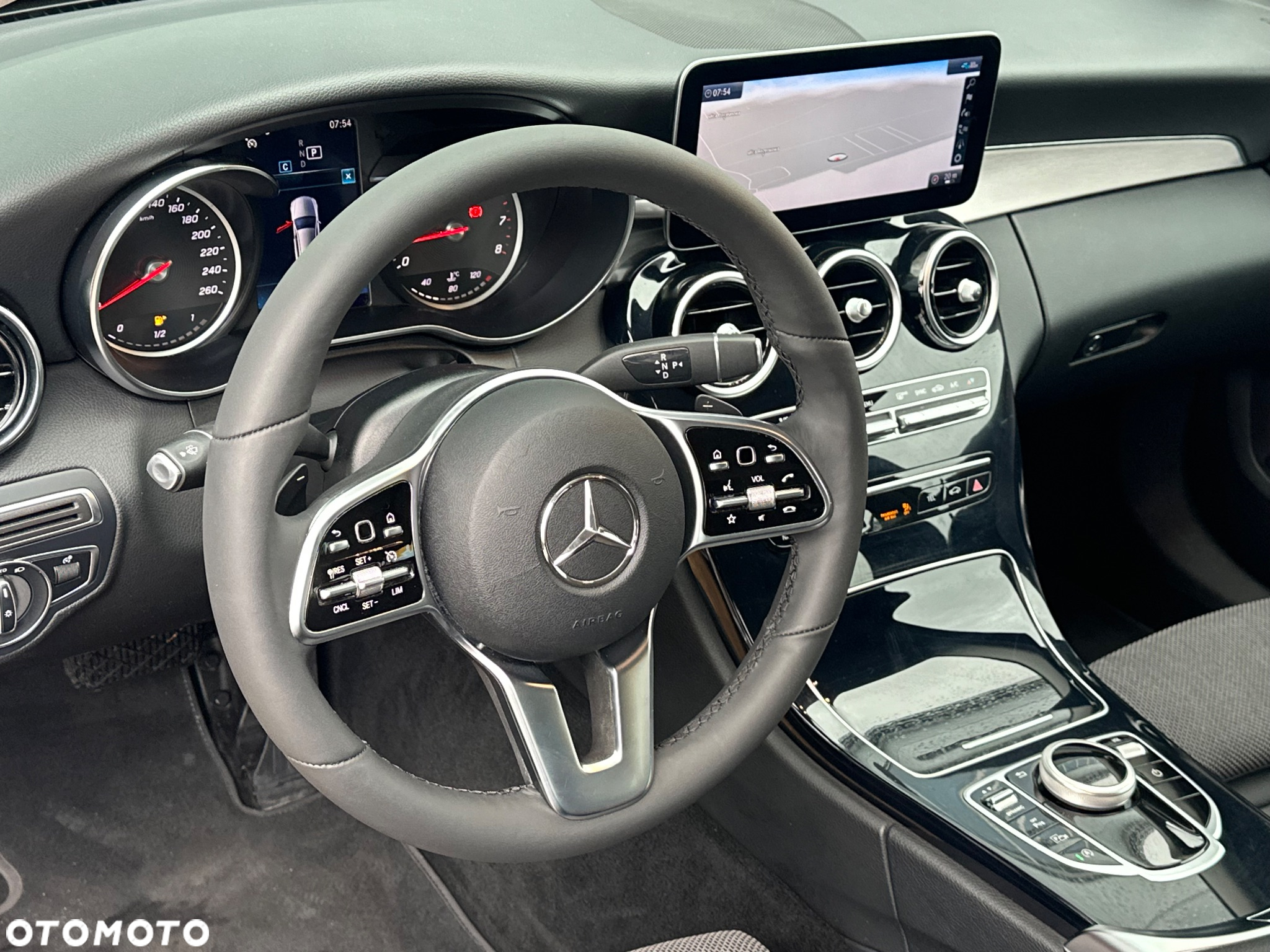 Mercedes-Benz Klasa C 180 9G-TRONIC - 23