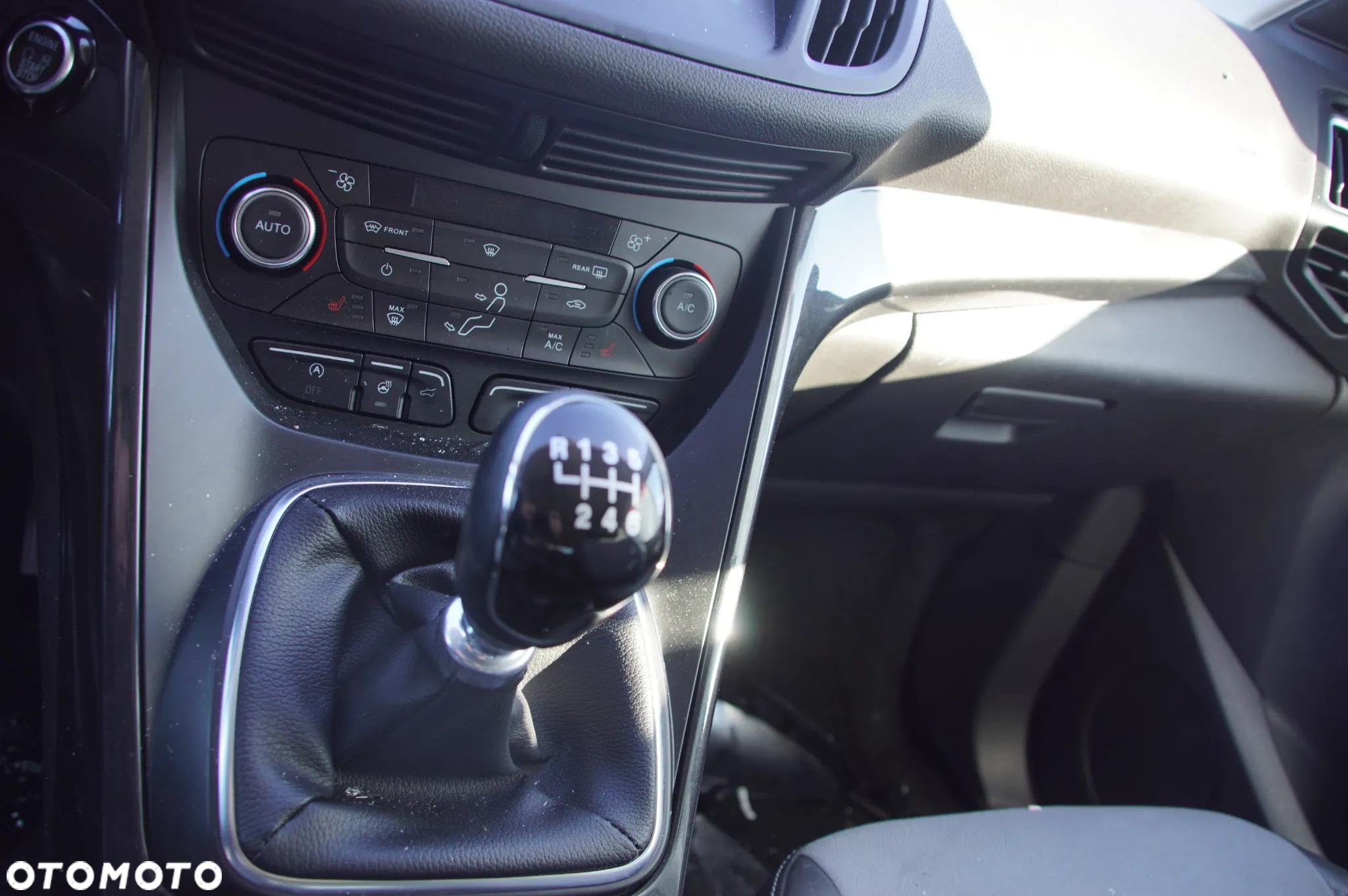 Auto na części - Ford Kuga MK2 2.0 TDCI 150 KM T7MA CMMT6 Shadow Black 2017R Drzwi Szyby Klapa Felgi Lampa Skrzynia Silnik - 15