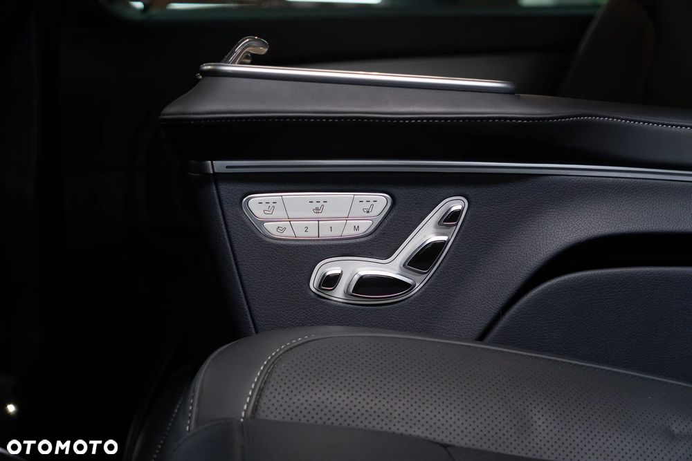 Mercedes-Benz Klasa V 300 d 4-Matic 9G-Tronic Avantgarde (ekstra d³) - 35