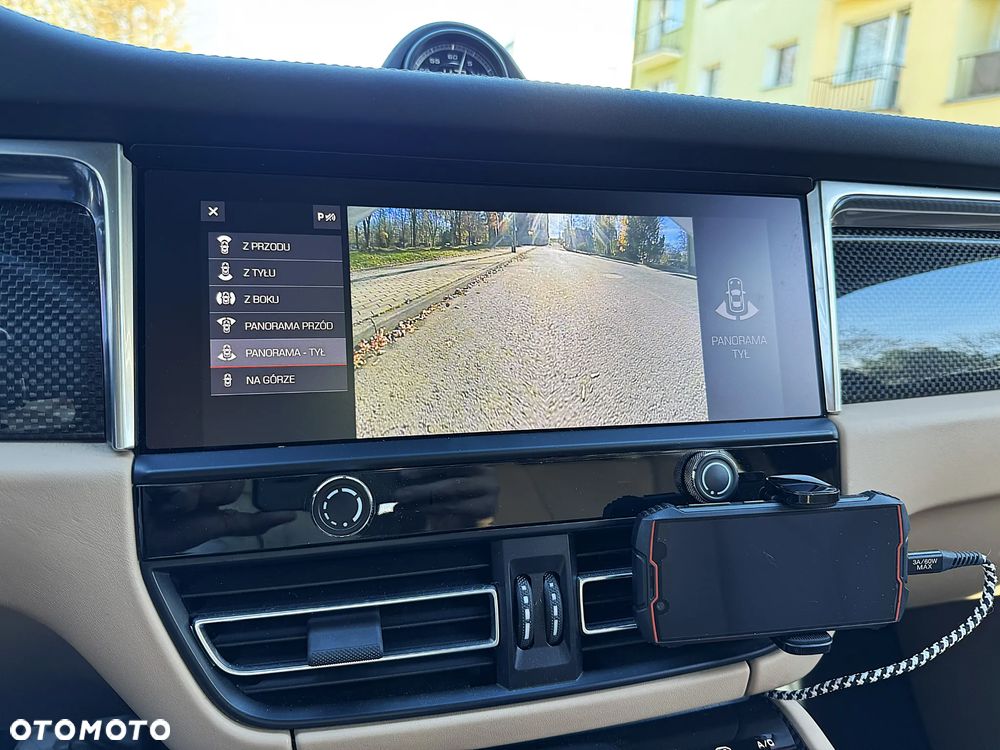 Porsche Macan T - 12