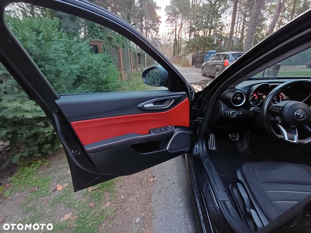 Alfa Romeo Giulia 2.0 Turbo Business - 13