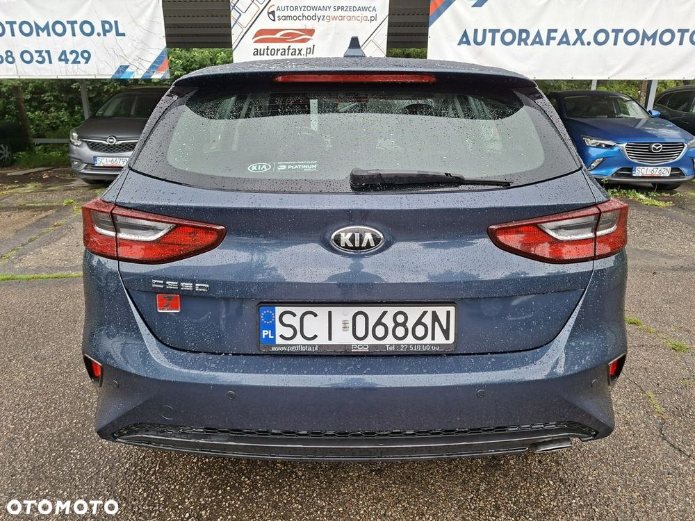 Kia Ceed - 10