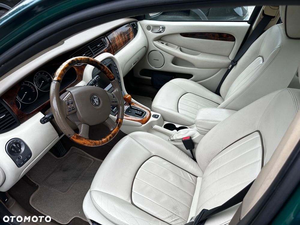 Jaguar X-Type 3.0 V6 4x4 Executive - 7