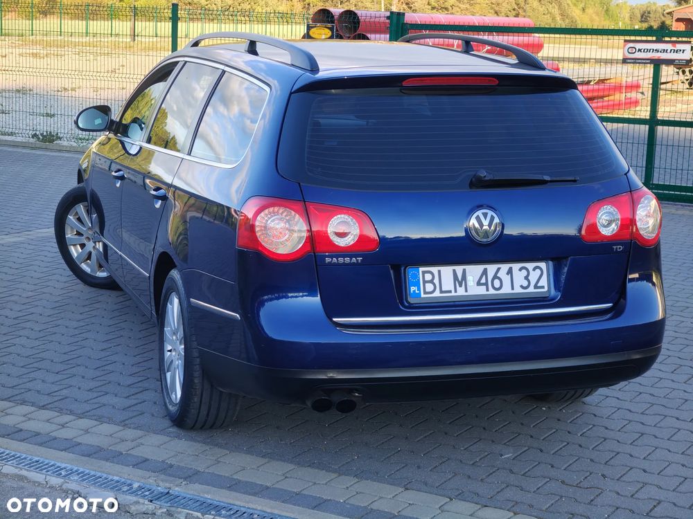 Volkswagen Passat Variant 2.0 TDI DPF BlueMot Comfortline - 11