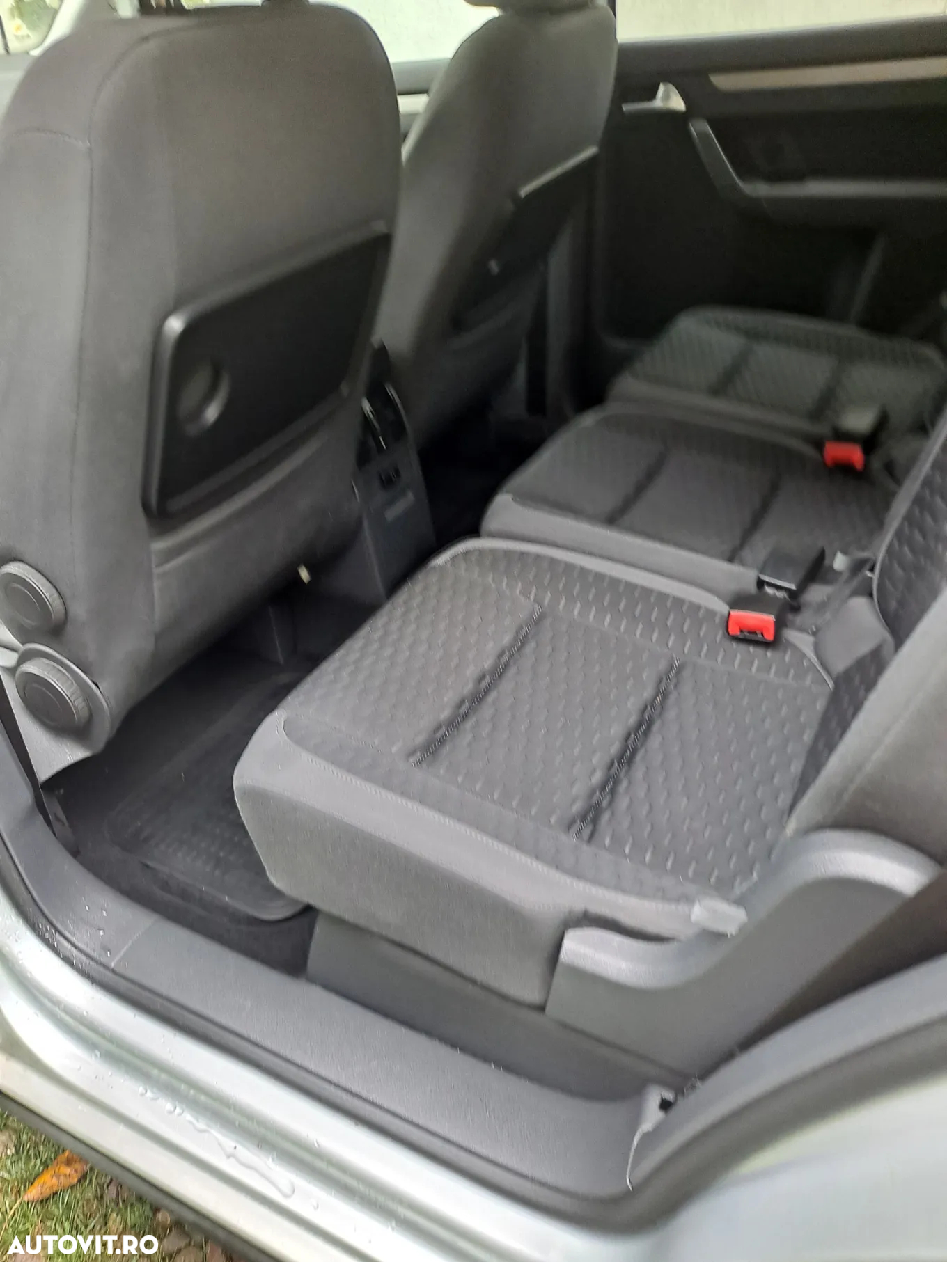 Volkswagen Touran - 13
