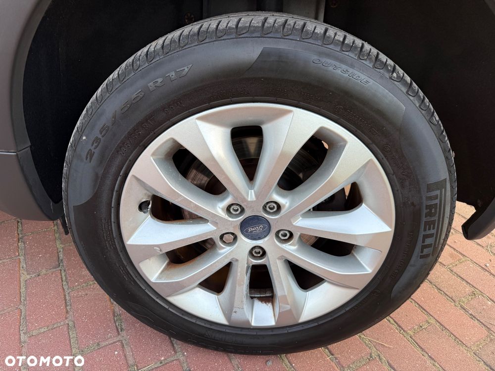 Ford Kuga 2.5 4x4 Titanium - 28
