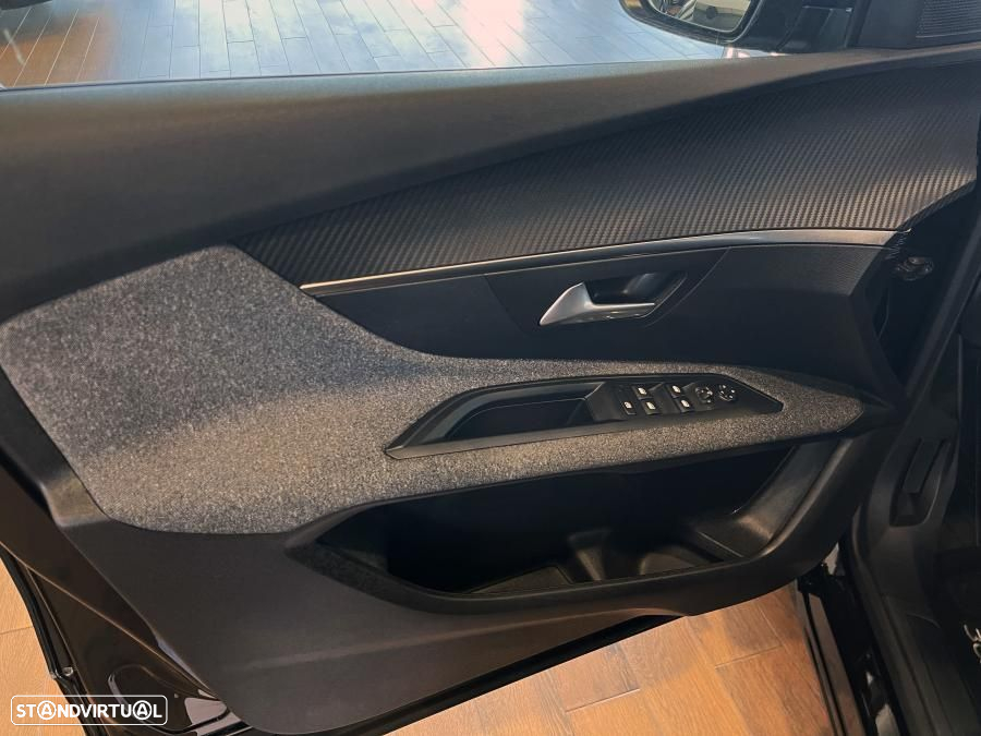 Peugeot 3008 PureTech 130 Stop & Start GPF EAT8 Active Business-Pack - 24