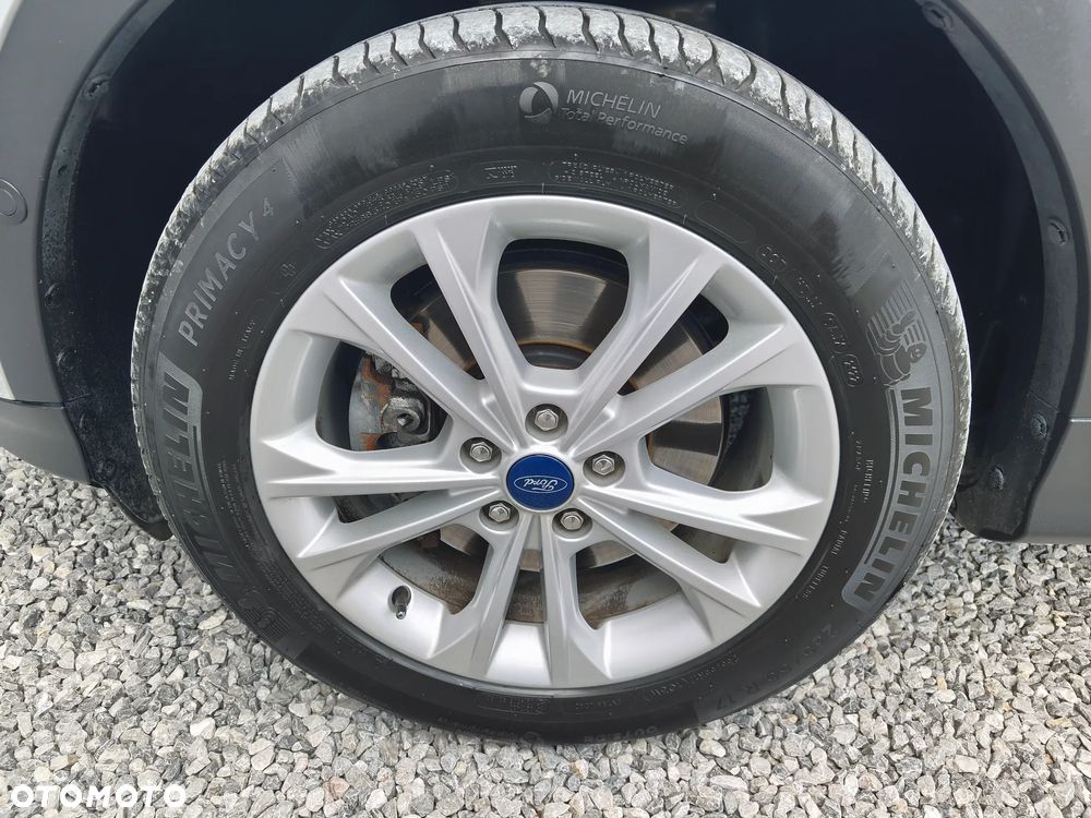 Ford Kuga 2.0 TDCi 2x4 Titanium - 32