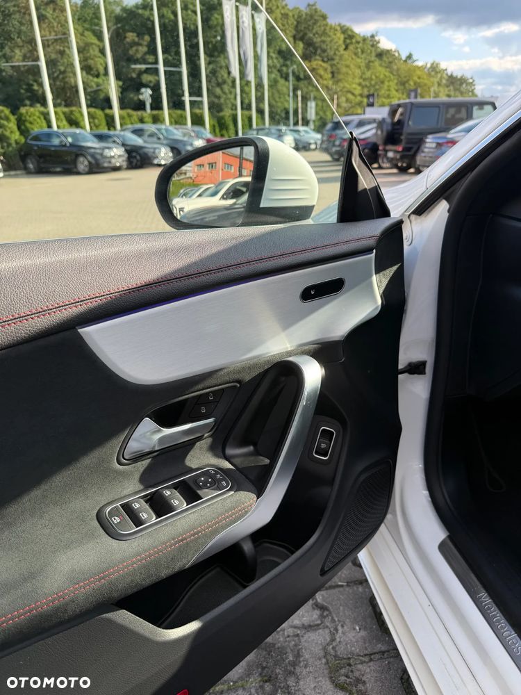 Mercedes-Benz CLA 180 AMG Line 7G-DCT - 10