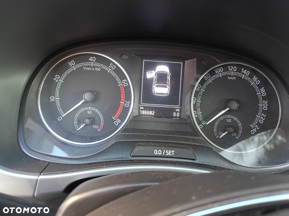 Skoda Fabia 1.0 Active - 12