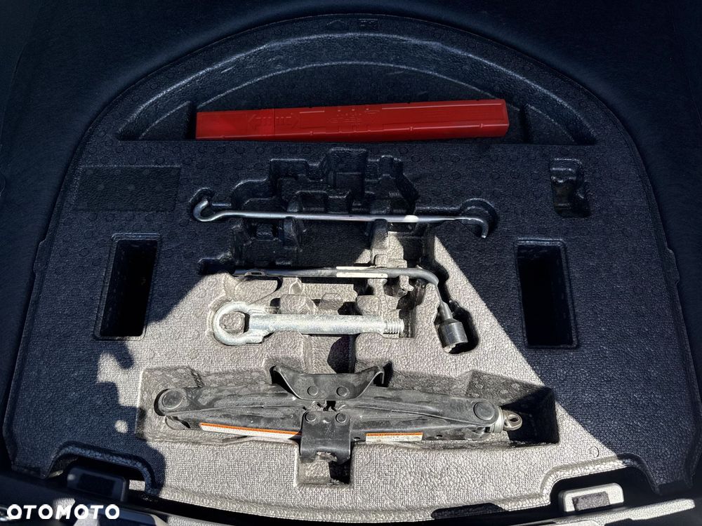Toyota Corolla - 30
