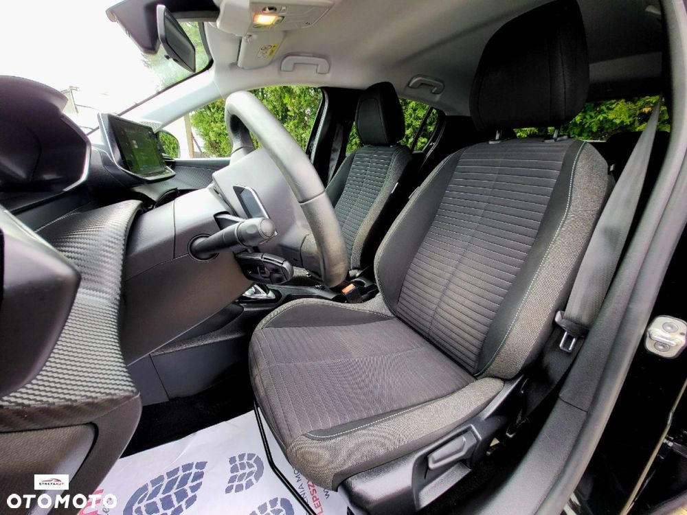 Peugeot 208 - 5