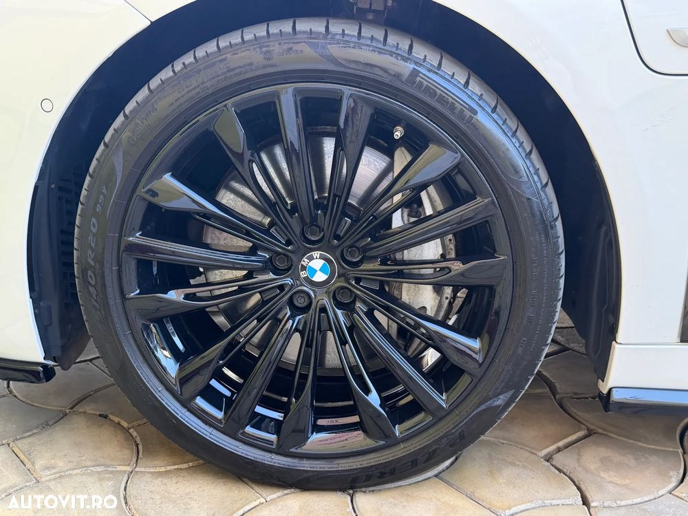 BMW Seria 7 745e - 13