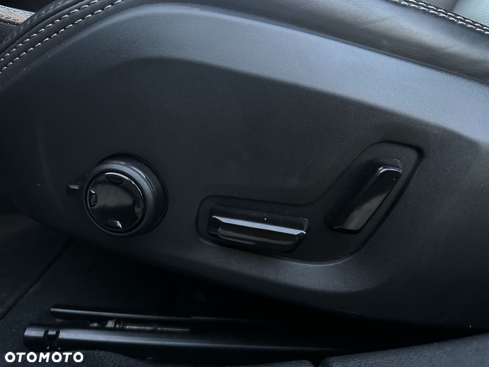 Volvo V60 D4 Inscription - 32